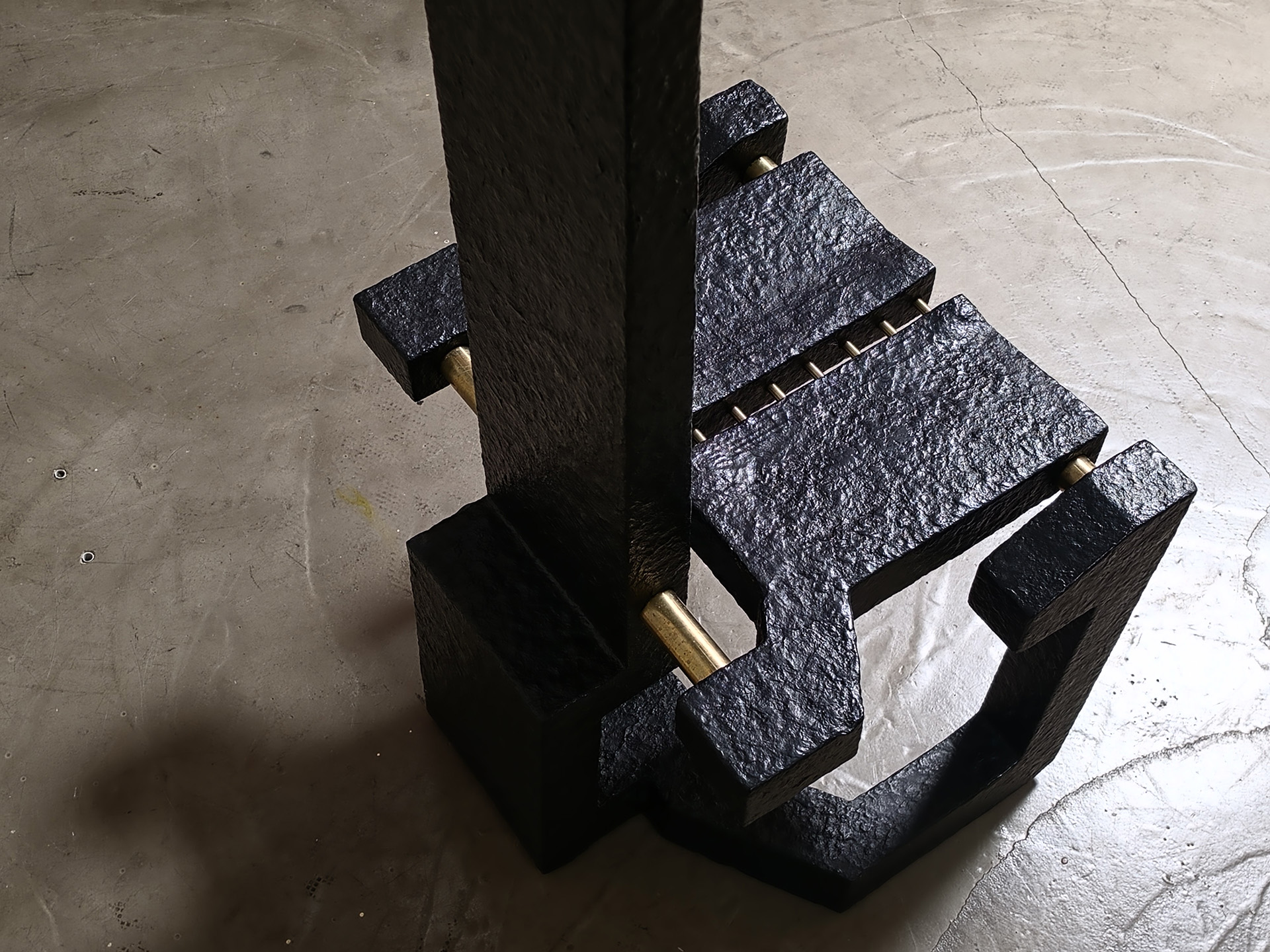 ISTMO_THRONE_LAS ANIMAS_COLLECTIBLE DESIGN_110009_H6